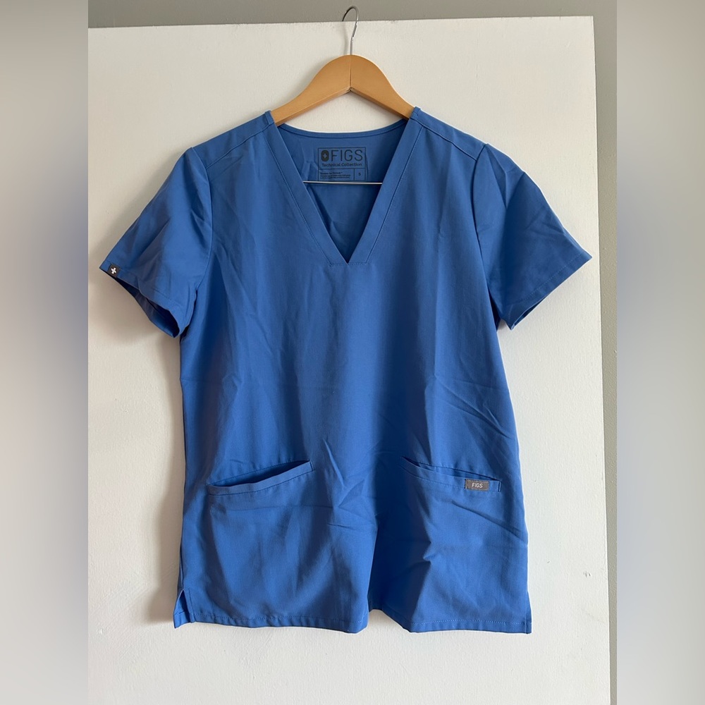 Figs Blue Two-Pocket Scrub Top, Size Small